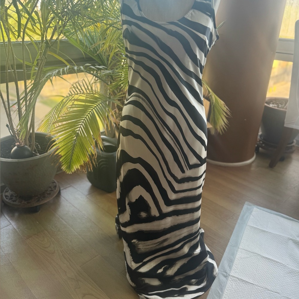 Forever 21 Black and White Patterned Dress